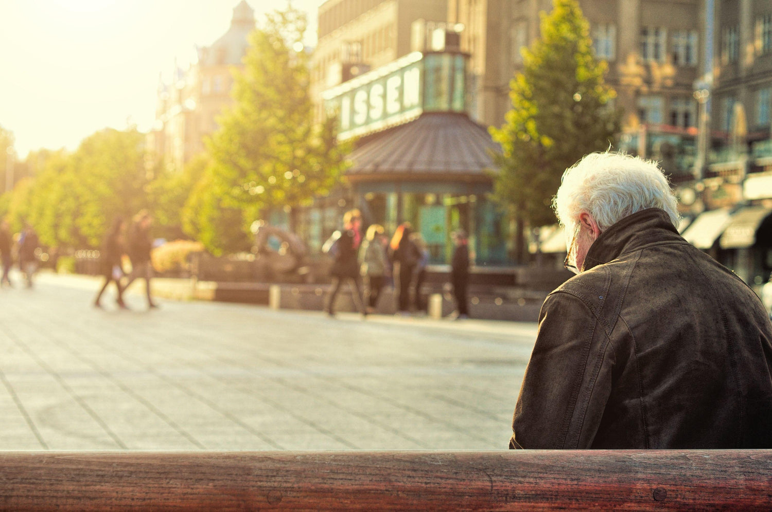 Oxygen in the elderly can prevent diseases-TTLIFE OXYGEN CONCENTRATOR